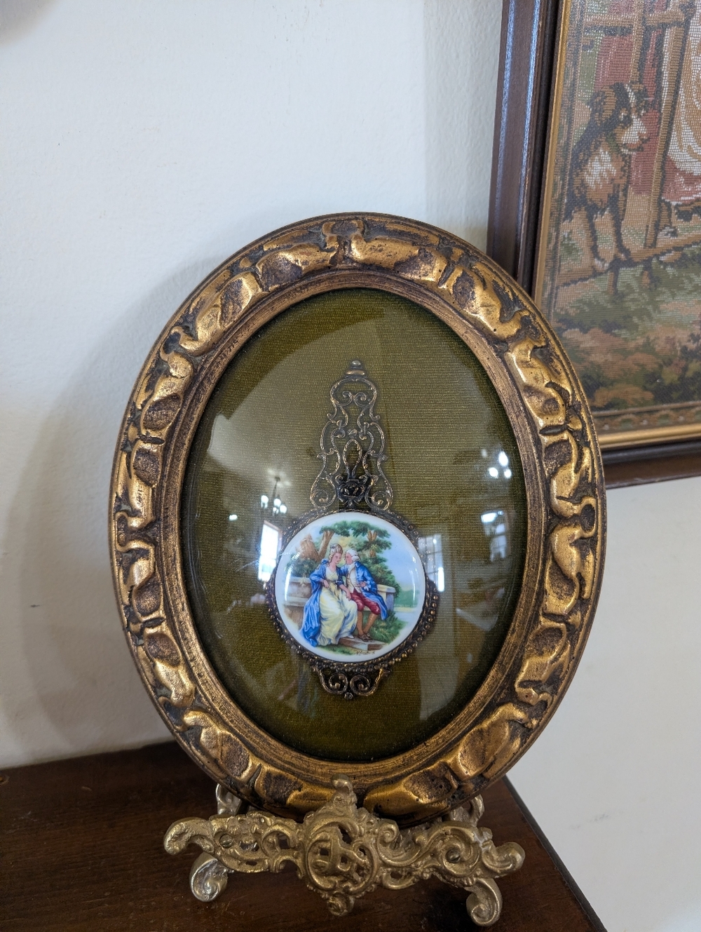 Vintage Fragonard Courting Couple Porcelain Bubble Glass Art Ornate Gilt Oval